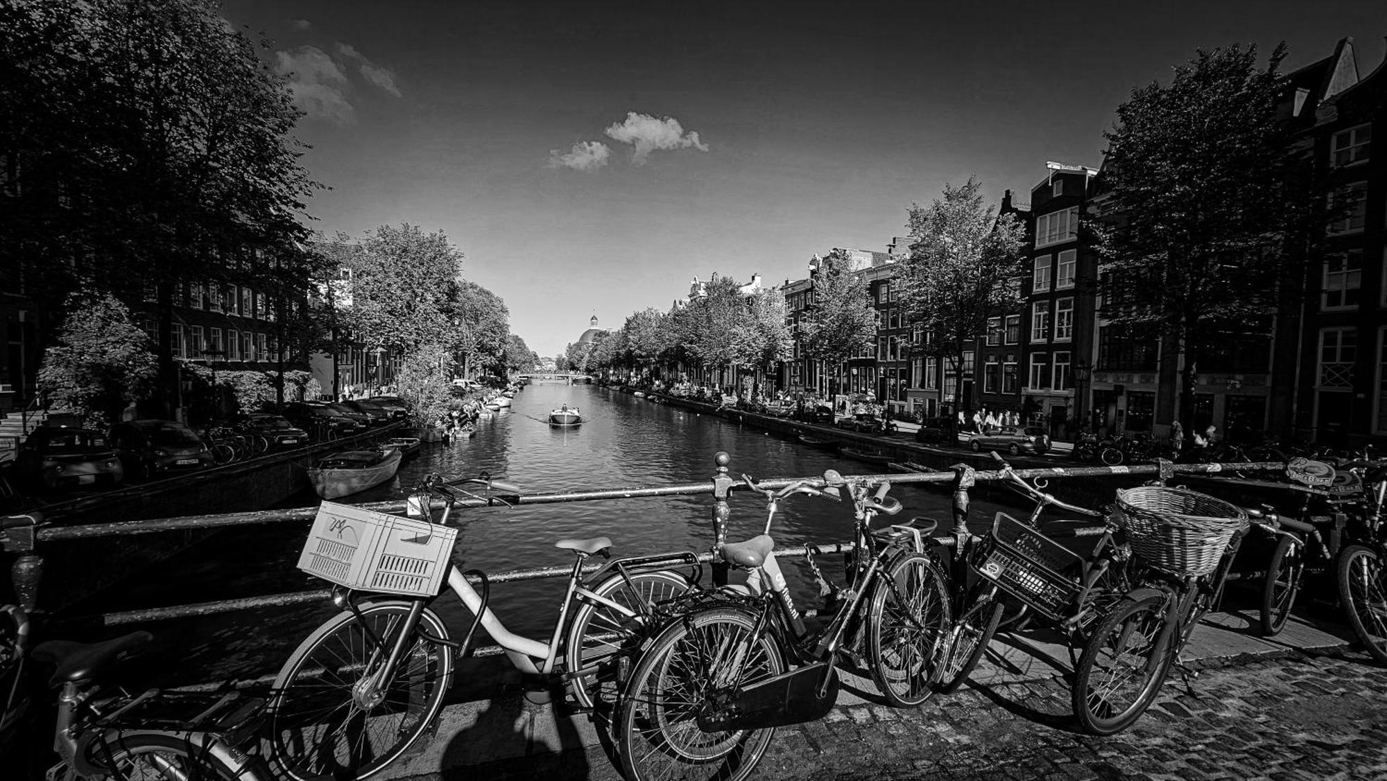 Two Bedroom Apartment In Historic Canalhouse From 1618 - City Centre Amsterdam Exterior photo