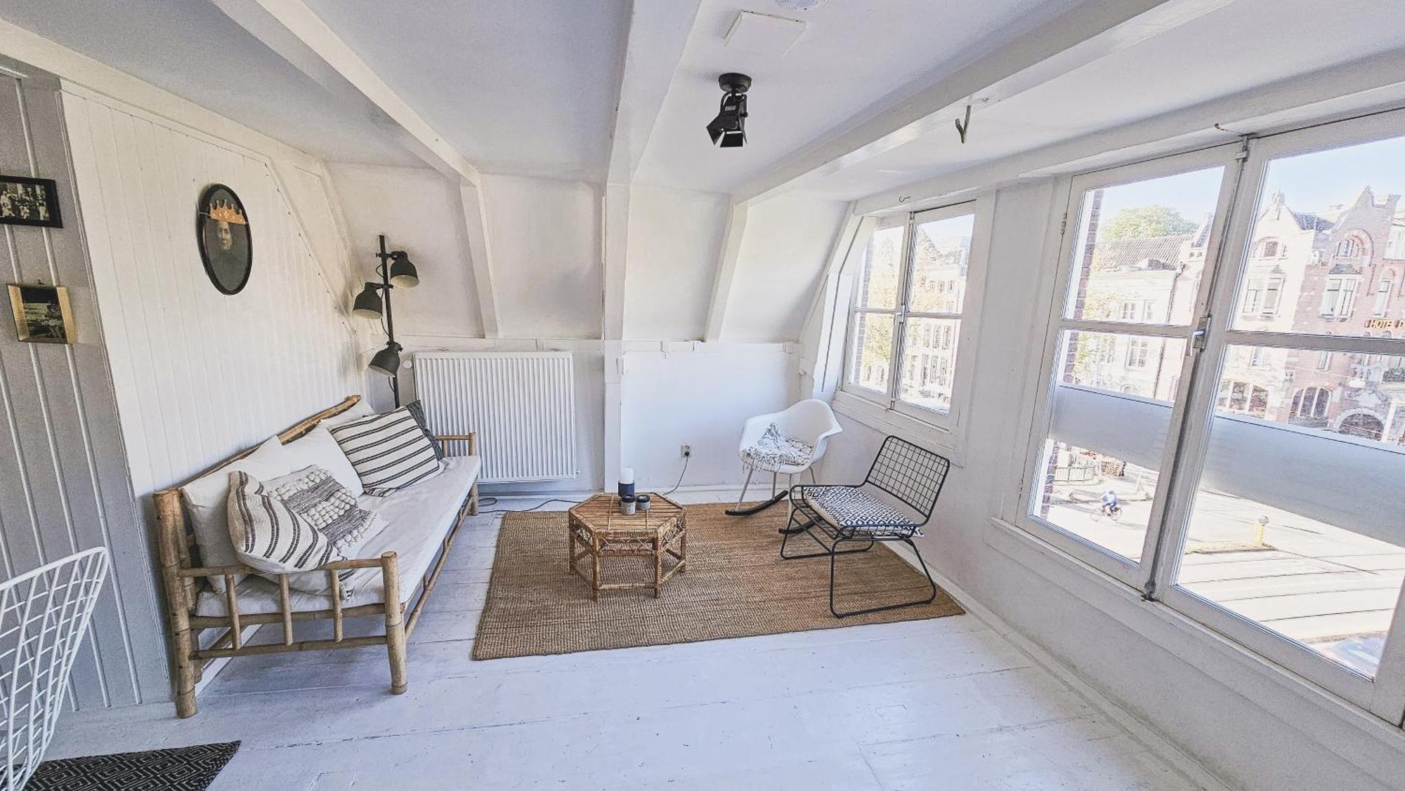 Two Bedroom Apartment In Historic Canalhouse From 1618 - City Centre Amsterdam Exterior photo