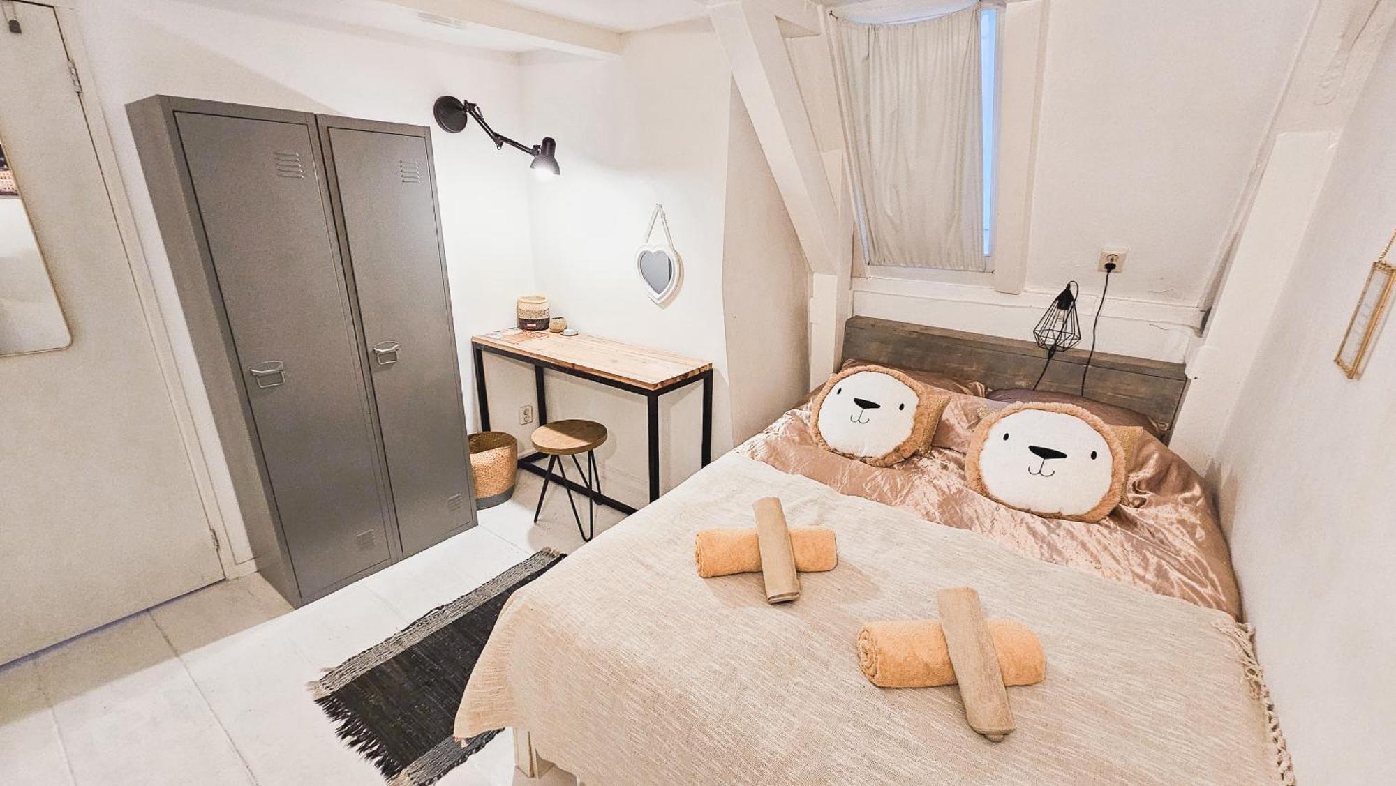 Two Bedroom Apartment In Historic Canalhouse From 1618 - City Centre Amsterdam Exterior photo