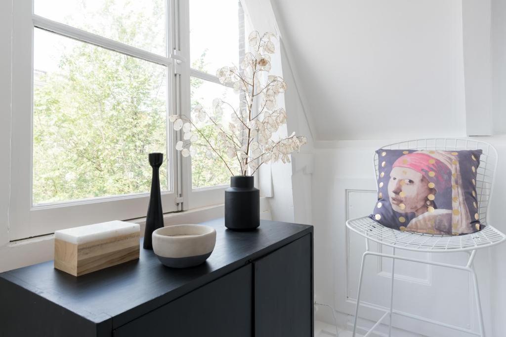 Two Bedroom Apartment In Historic Canalhouse From 1618 - City Centre Amsterdam Exterior photo