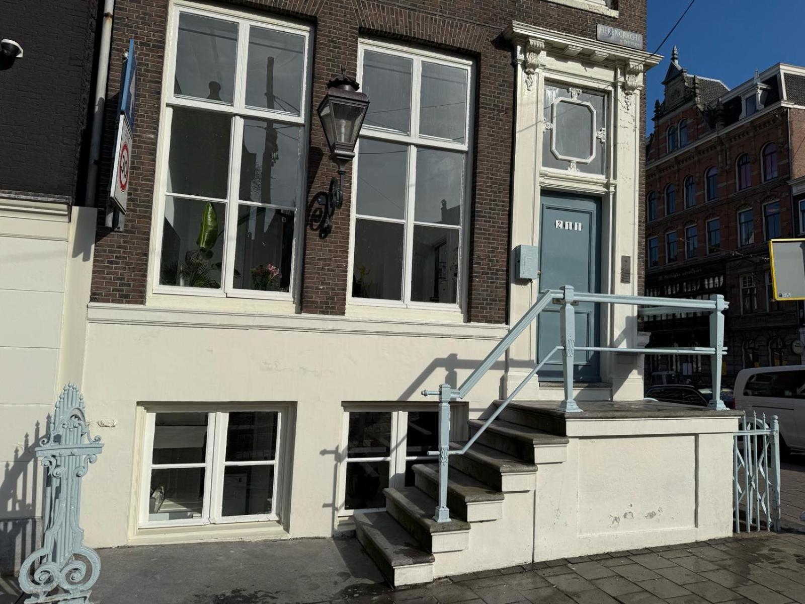 Two Bedroom Apartment In Historic Canalhouse From 1618 - City Centre Amsterdam Exterior photo